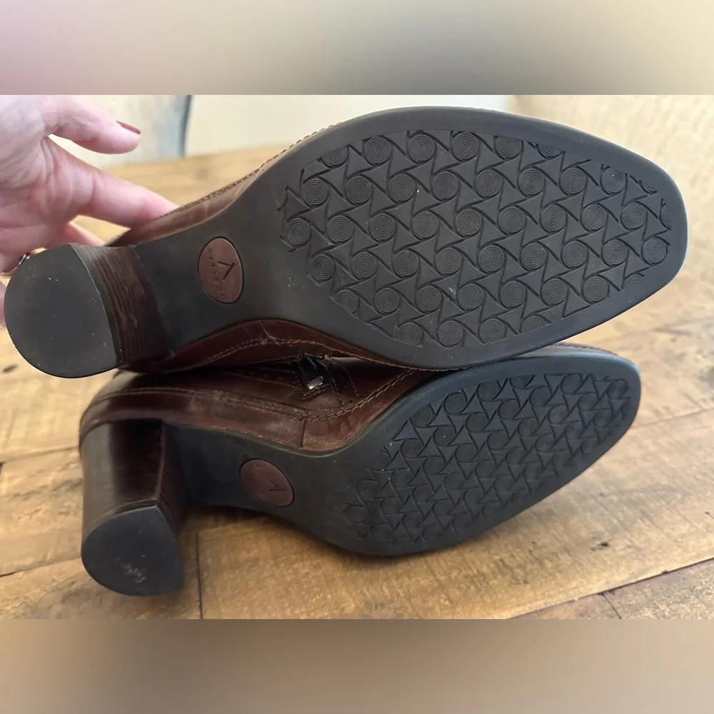 Clarks boots are